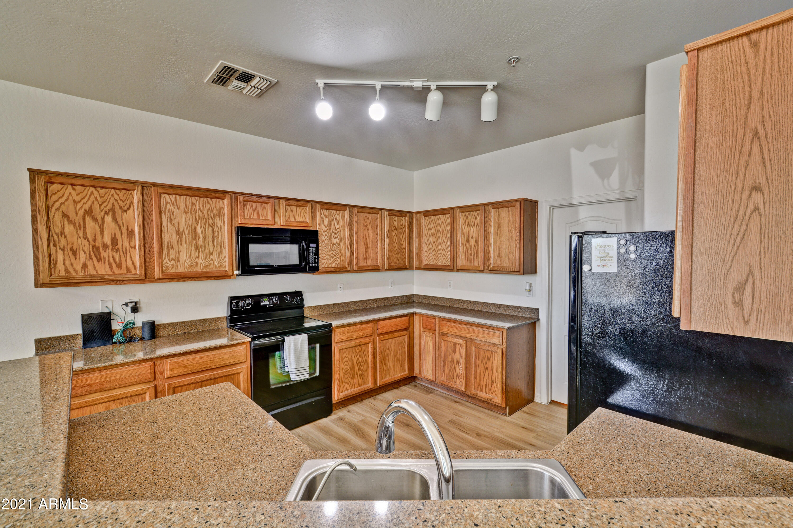 8169 West Groom Creek Road Phoenix, AZ 85043 - Photo 20 of 35 Kitchen