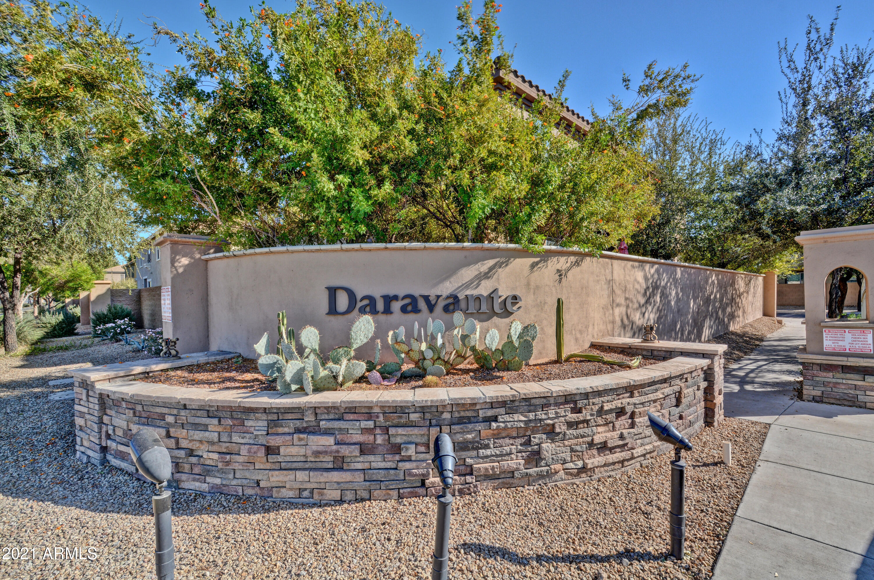 8169 West Groom Creek Road Phoenix, AZ 85043 - Photo 34 of 35 Daravante