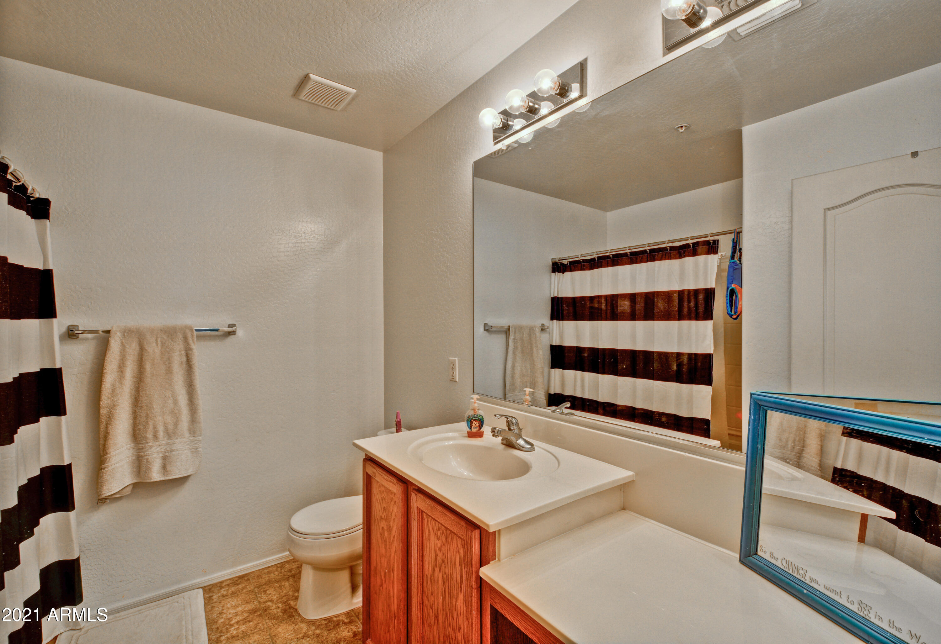 8169 West Groom Creek Road Phoenix, AZ 85043 - Photo 10 of 35 Upstairs Guest Bath