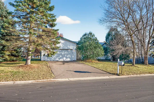 $275,000 | 25965 9th Street West, Zimmerman, MN 55398