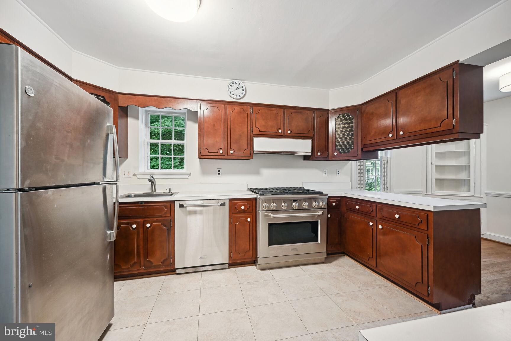4900 33rd Road North Arlington, VA 22207 - Photo 11 of 45 Kitchen