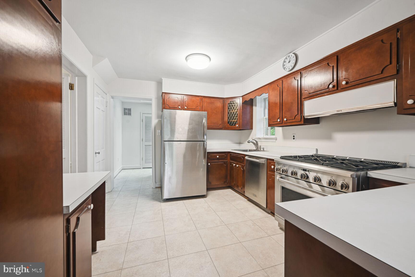4900 33rd Road North Arlington, VA 22207 - Photo 16 of 45 Kitchen