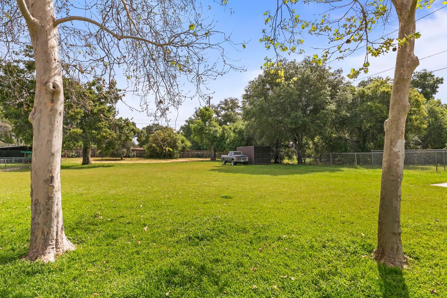 218 Sierra Road Ojai, CA 93023 - Photo 41 of 50 a view of outdoor space with yard