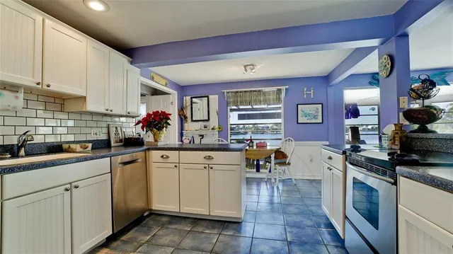 $4,500,000 | 627 Concord Lane, Holmes Beach, FL 34217