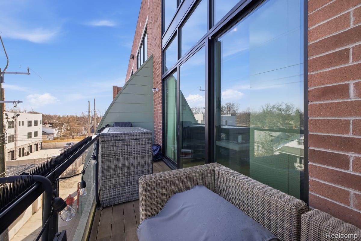 211 East 9 Mile Road, Unit 313 Ferndale, MI 48220 - Photo 33 of 40 View of balcony