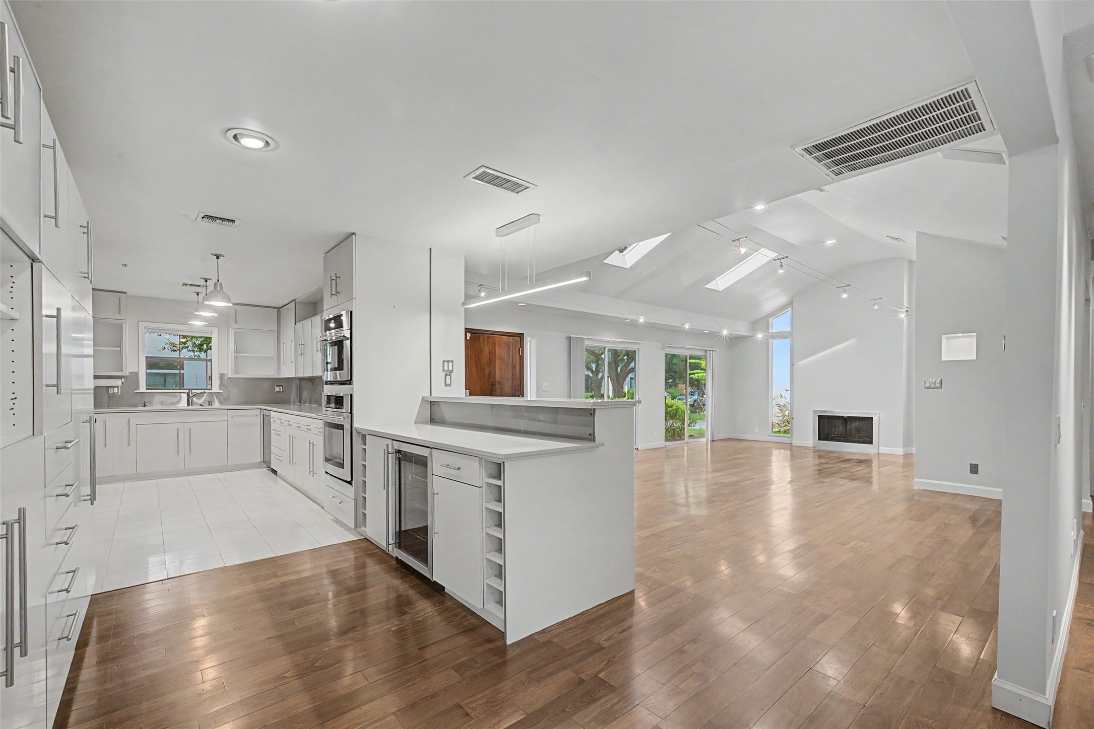 2723 Nottingham Street Houston, TX 77005 - Photo 14 of 47
