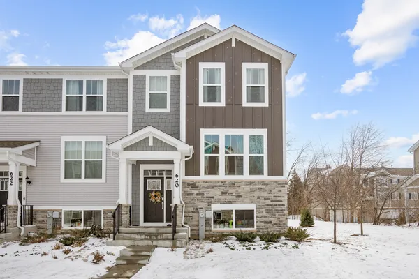 $2,995 | 620 Wolverine Drive, Aurora, IL 60502