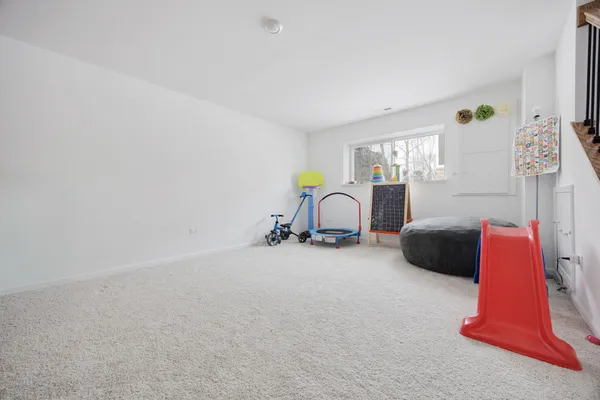 $2,995 | 620 Wolverine Drive, Aurora, IL 60502