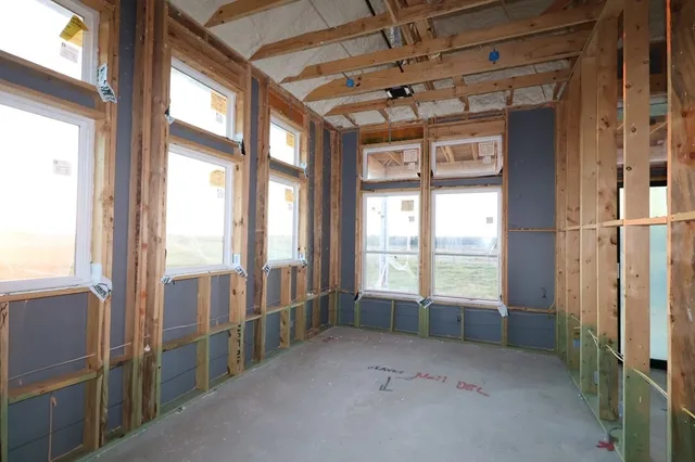 a view of livingroom with furniture