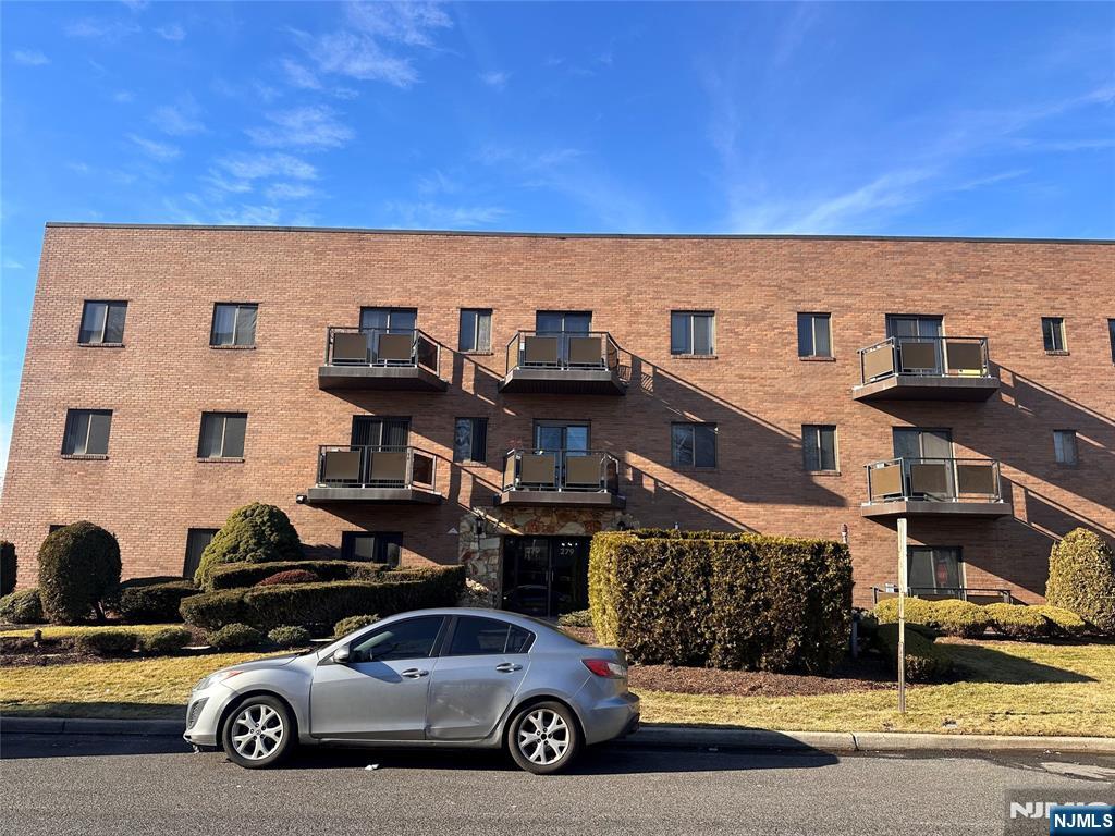 279 Clark Street, Unit C3 Hackensack, NJ 07601 - Photo 13 of 18