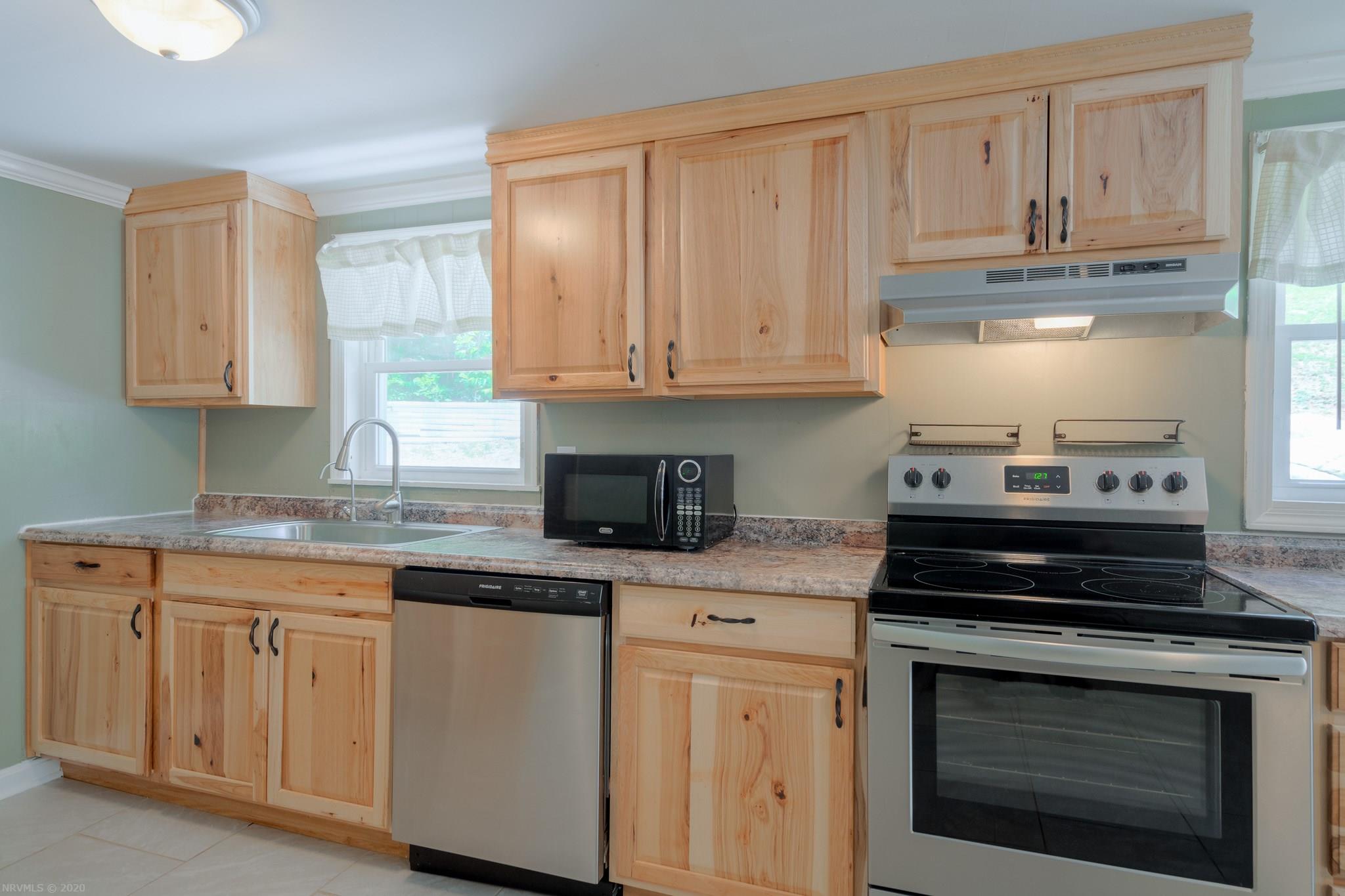 1124 Jennelle Road Blacksburg, VA 24060 - Photo 16 of 27 Gallery Image 16