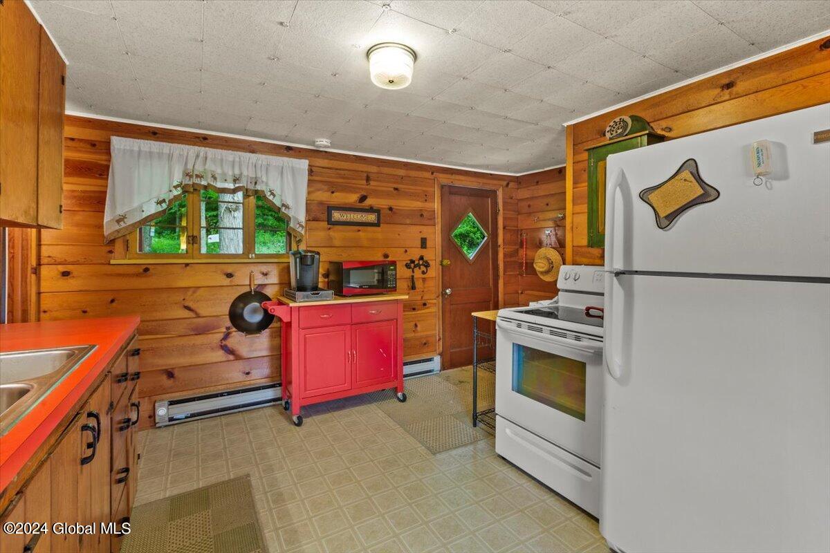 38 Circle Drive Berne, NY 12059 - Photo 7 of 20 14-MW2_2204