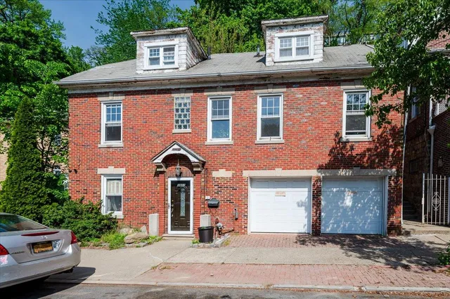 $899,900 | 3607 Irwin Avenue | Kingsbridge