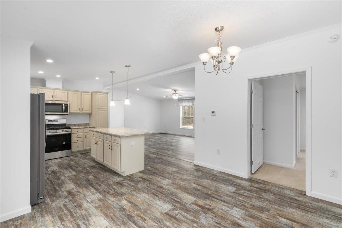 48 Nelson Street Salem, NH 03079 - Photo 11 of 32