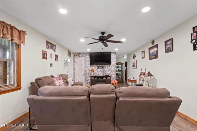 $215,000 | 214 Higdon Lane, La Follette, TN 37766