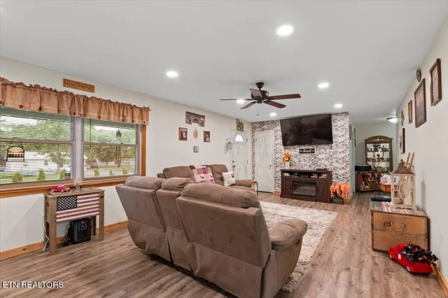 $215,000 | 214 Higdon Lane, La Follette, TN 37766