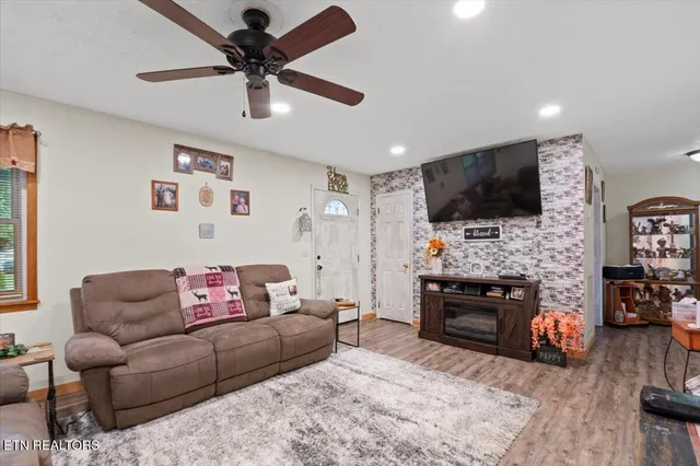 $215,000 | 214 Higdon Lane, La Follette, TN 37766