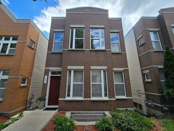 $2,200 | 1844 North Lockwood Avenue, Unit B, Chicago, IL 60639