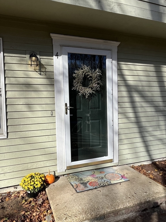 5 Hinman Street, Unit 4 Sturbridge, MA 01518 - Photo 1 of 26