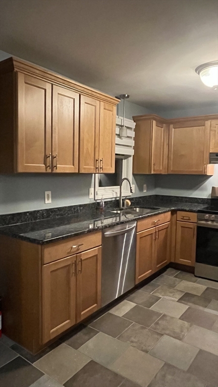 5 Hinman Street, Unit 4 Sturbridge, MA 01518 - Photo 12 of 26