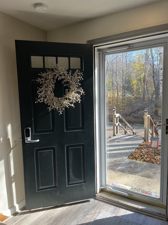 5 Hinman Street, Unit 4 Sturbridge, MA 01518 - Photo 2 of 26