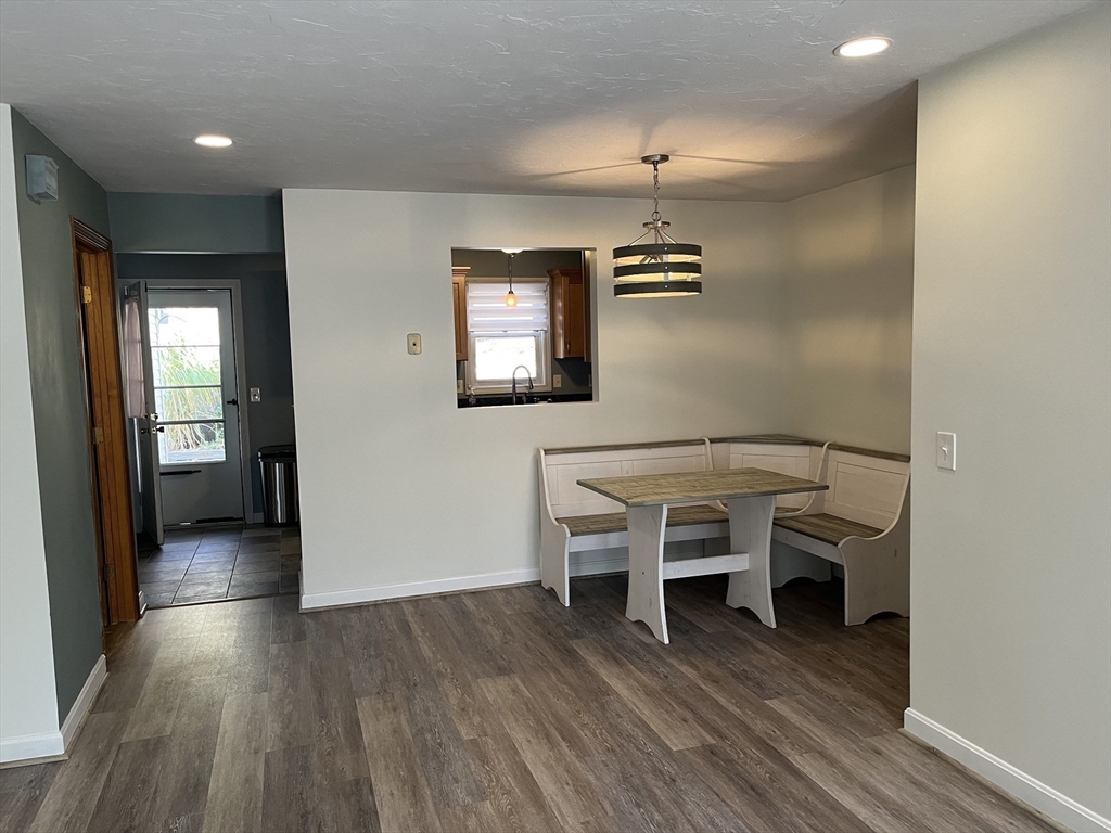 5 Hinman Street, Unit 4 Sturbridge, MA 01518 - Photo 6 of 26