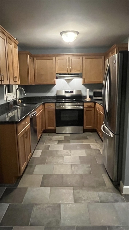 5 Hinman Street, Unit 4 Sturbridge, MA 01518 - Photo 7 of 26