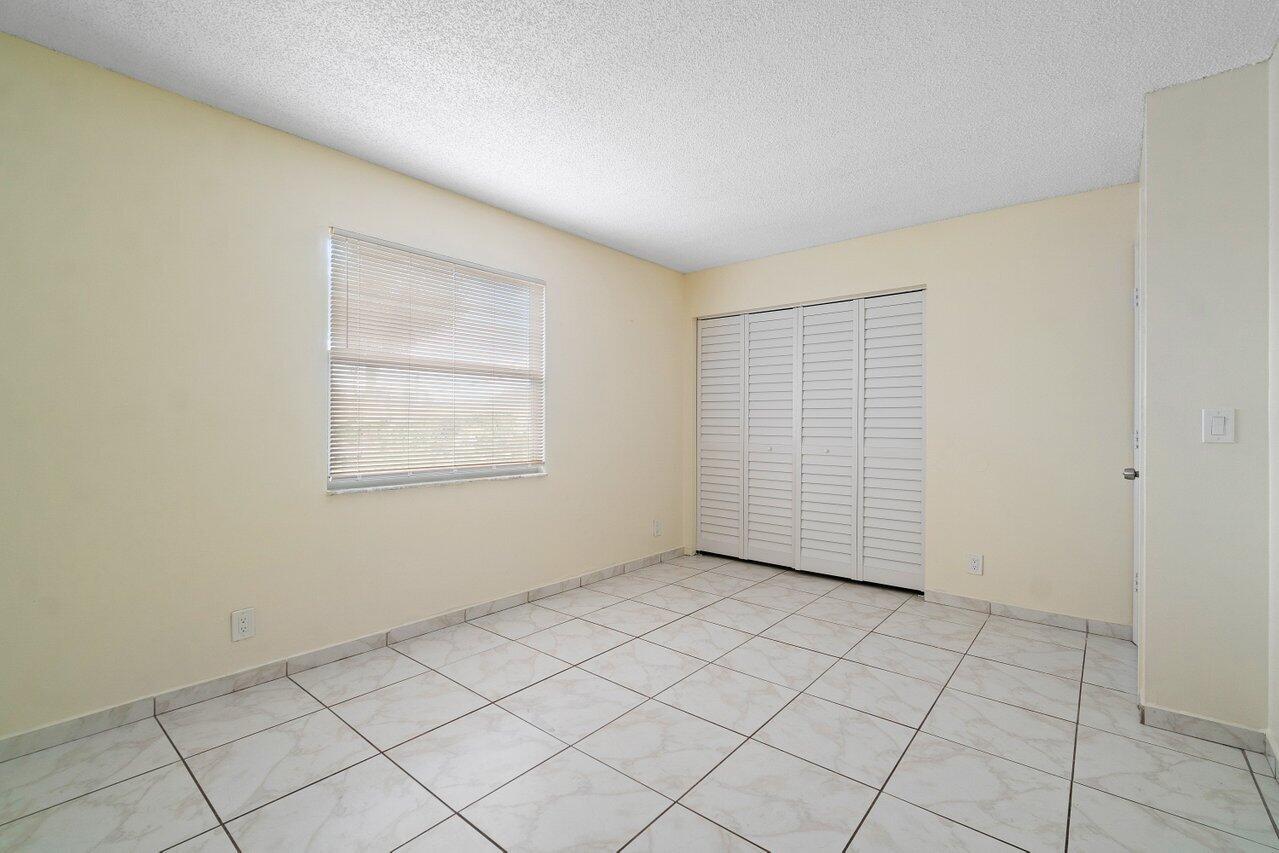 4092 Kirk Road Lake Worth, FL 33461 - Photo 14 of 22 013-4092KirkRoad-LakeWorth-FL-33461-SMAL