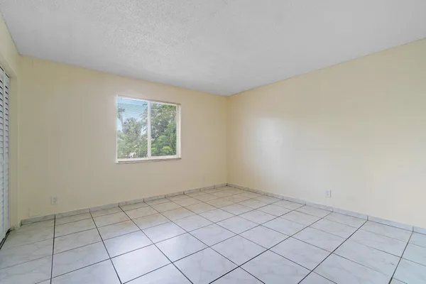 $2,200 | 4092 Kirk Road, Lake Worth, FL 33461