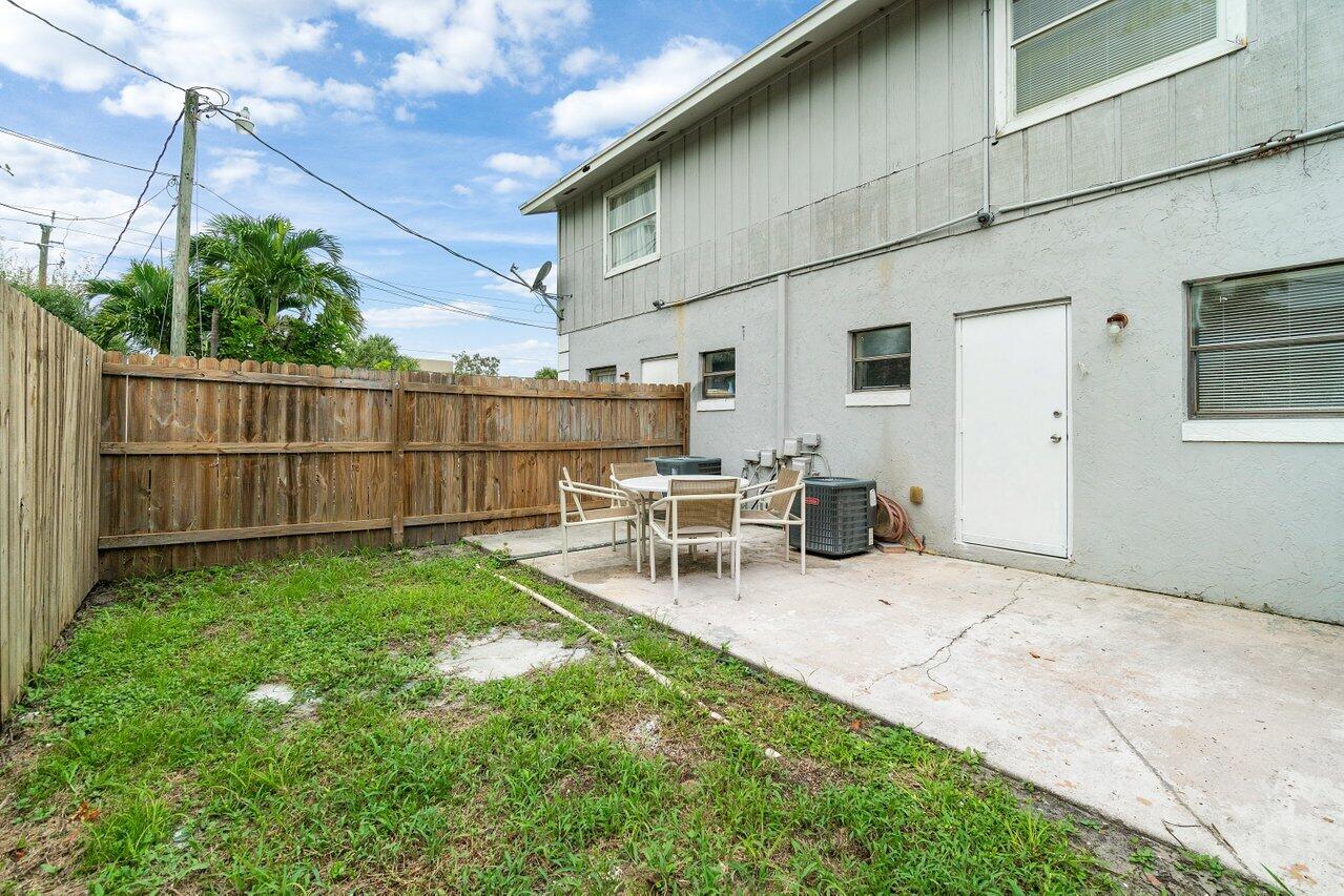 4092 Kirk Road Lake Worth, FL 33461 - Photo 21 of 22 020-4092KirkRoad-LakeWorth-FL-33461-SMAL