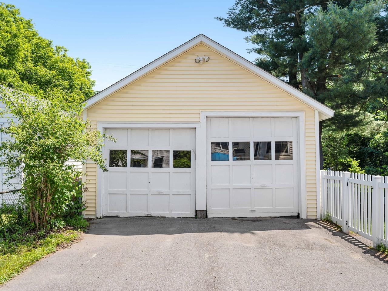 19 Roland Court Winooski, VT 05404 - Photo 4 of 42