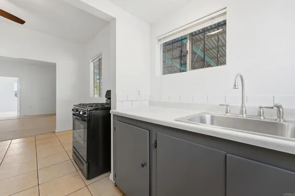 $3,000 | 2428 K Street, San Diego, CA 92102