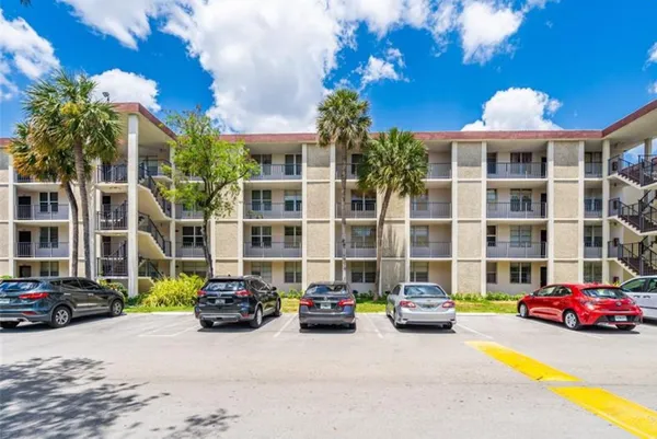 $129,800 | 2650 Northwest 49th Avenue, Unit 217, Lauderdale Lakes, FL 33313