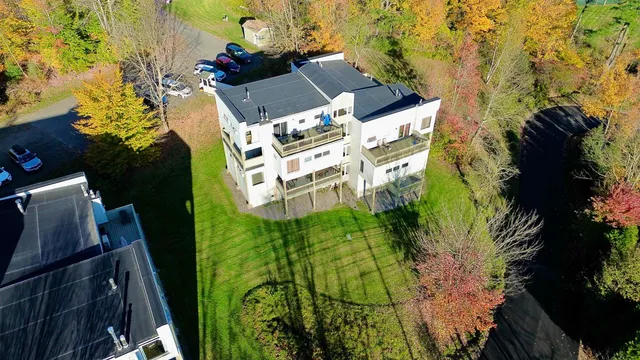 $359,000 | 197 Mountainside Drive, Unit A302, Stowe, VT 05672