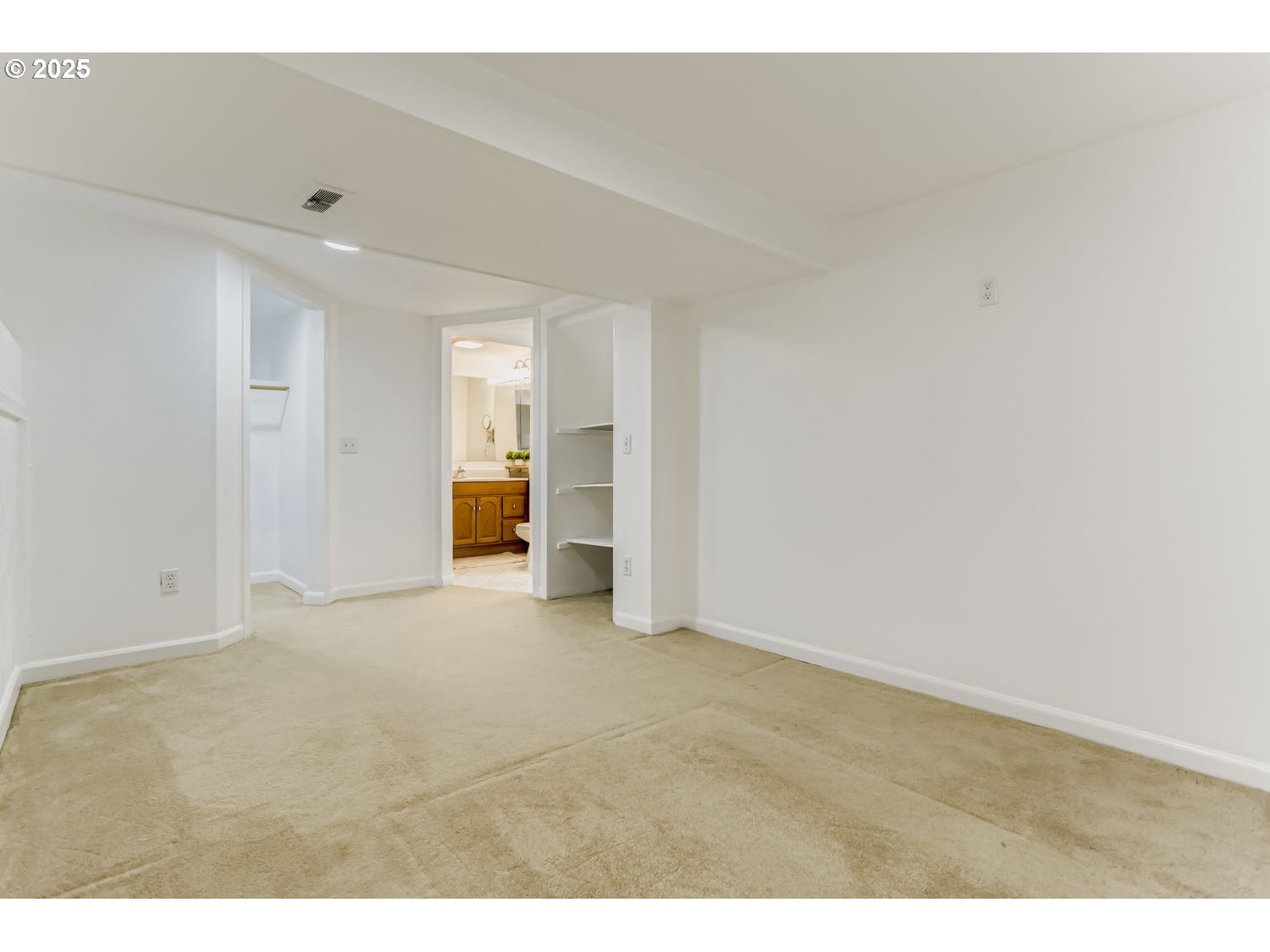 4711 Southeast Roethe Road Milwaukie, OR 97267 - Photo 23 of 30 a view of an empty room