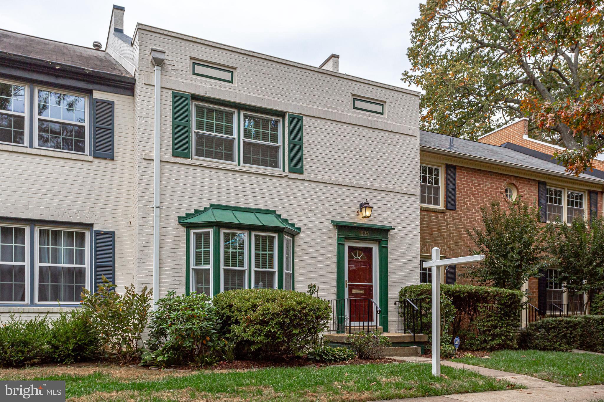 1805 Wainwright Drive Reston, VA 20190 - Photo 2 of 45