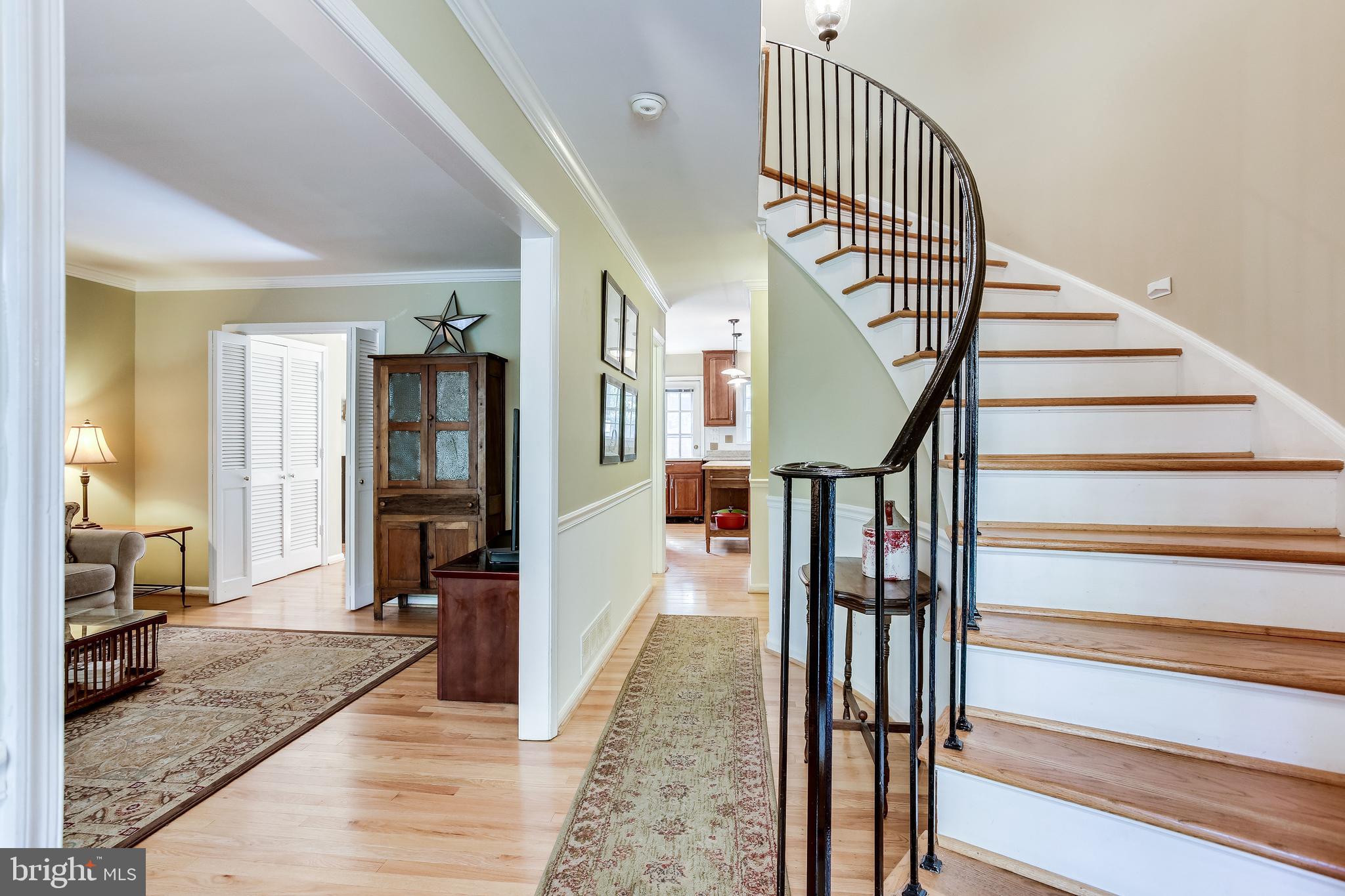 1805 Wainwright Drive Reston, VA 20190 - Photo 3 of 45