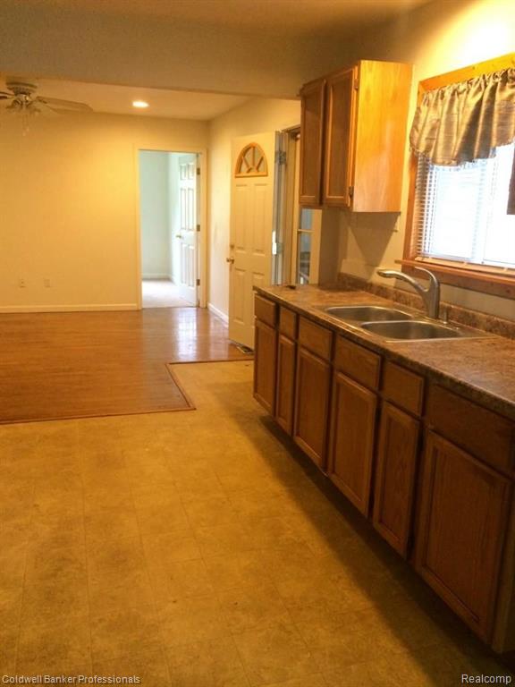 9460 North Eston Road Clarkston, MI 48348 - Photo 5 of 15
