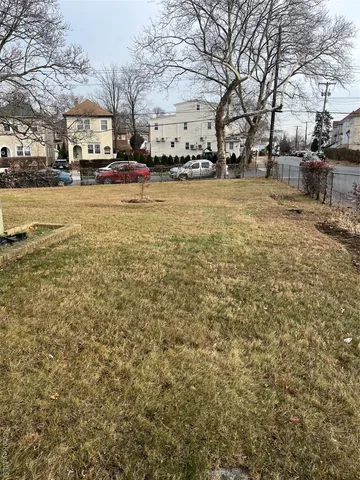 $1,050,000 | 149 West Kingsbridge Road, Mount Vernon, NY 10550