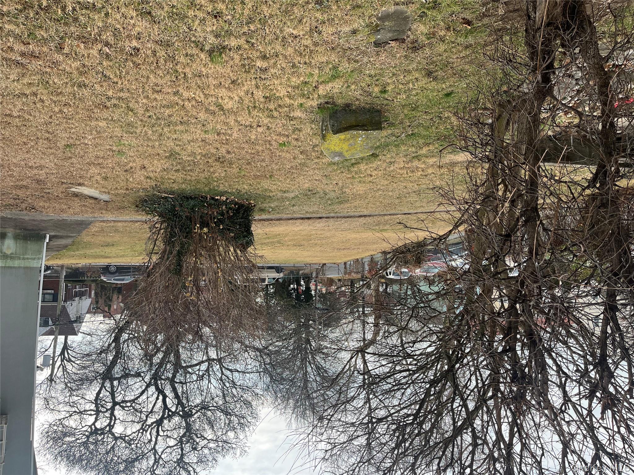 149 West Kingsbridge Road Mount Vernon, NY 10550 - Photo 24 of 25 View of green lawn