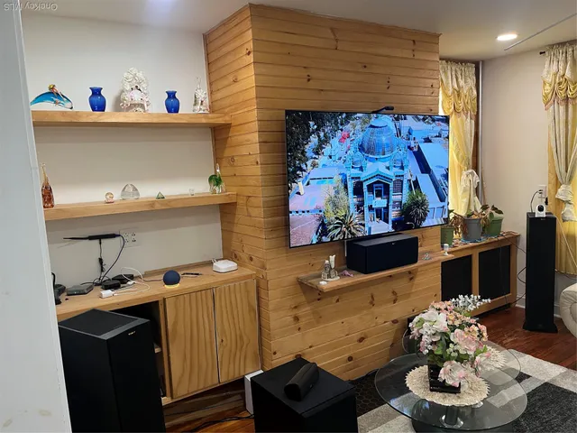 $1,050,000 | 149 West Kingsbridge Road, Mount Vernon, NY 10550