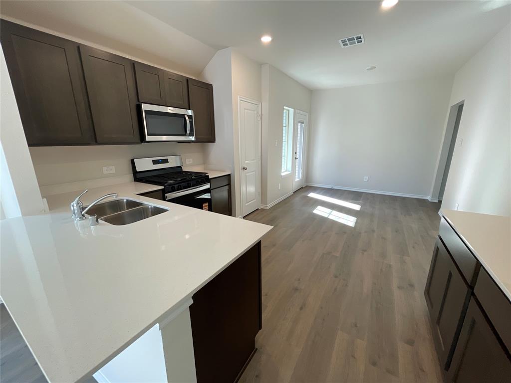 541 Epiphany Lane Lavon, TX 75166 - Photo 6 of 21