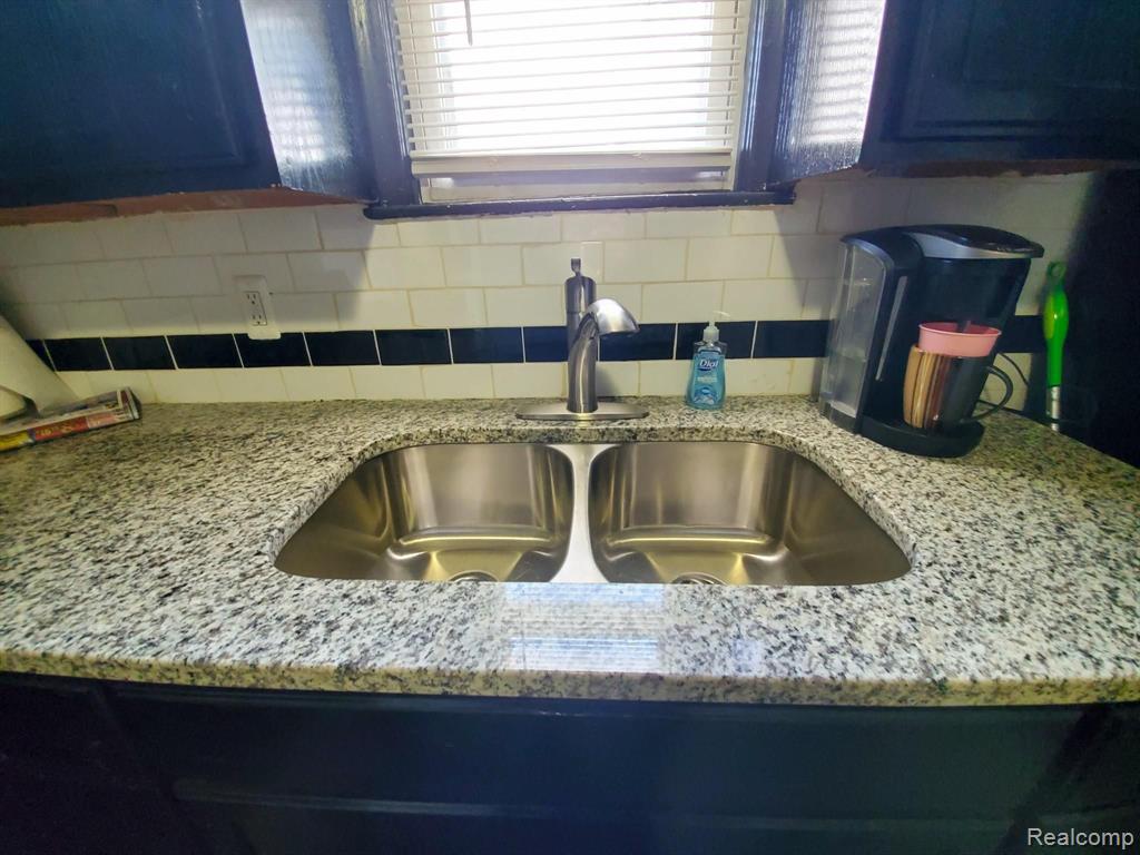 6767 Rivard Avenue Warren, MI 48091 - Photo 16 of 18