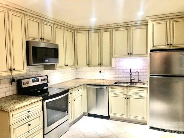 544 Manhasset Road Charlotte, NC 28209 - Photo 8 of 21