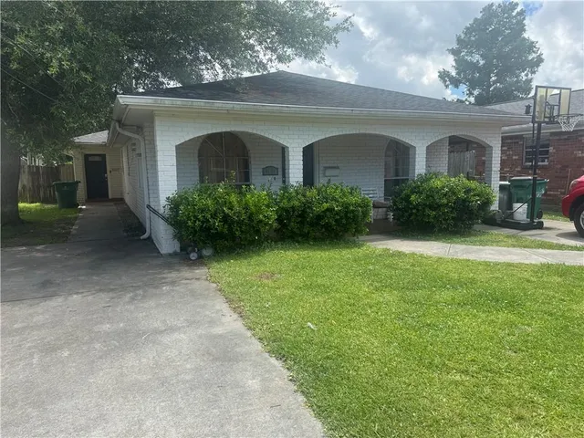 $1,595 | 5022 Fairfield Street, Metairie, LA 70006