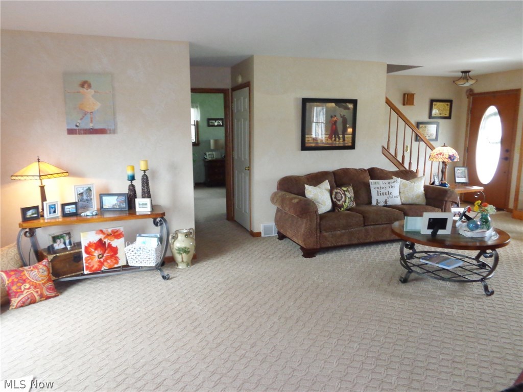 3202 Ridgeview Drive Southeast New Philadelphia, OH 44663 - Photo 6 of 33