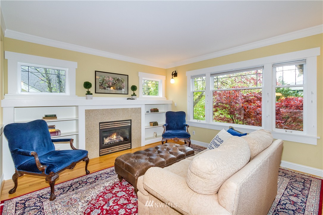 5726 Keystone Place North Seattle, WA 98103 - Photo 3 of 25 Gallery Image 3