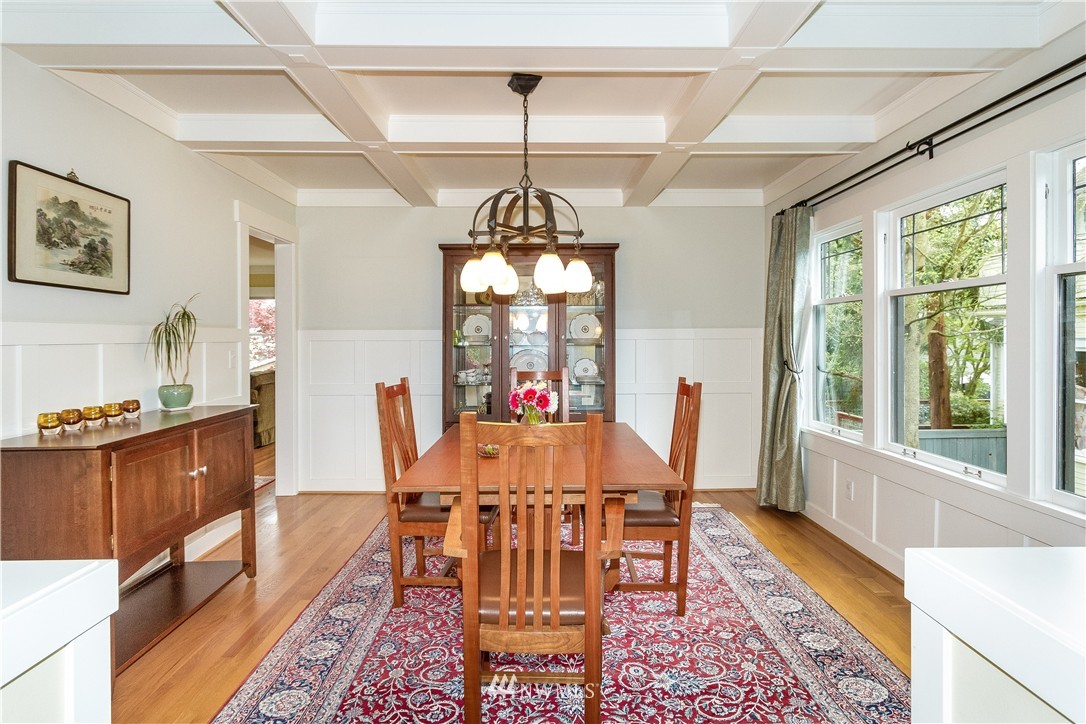 5726 Keystone Place North Seattle, WA 98103 - Photo 8 of 25 Gallery Image 8