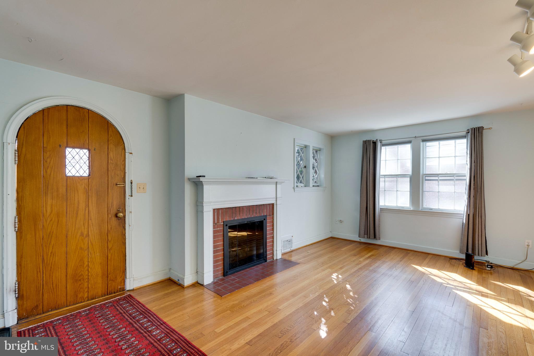 5607 Greentree Road Bethesda, MD 20817 - Photo 3 of 15 Gallery Image 3