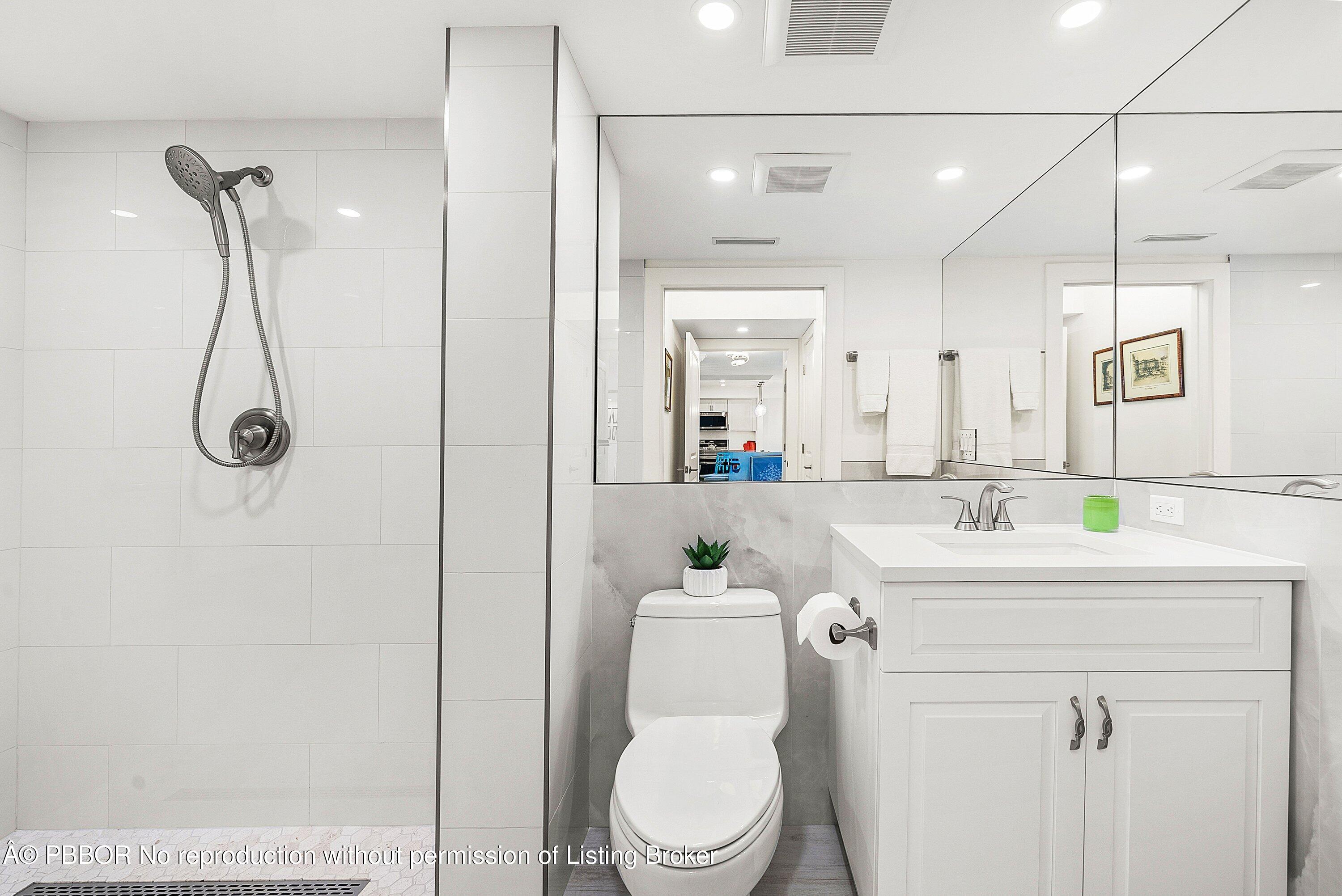 2170 Ibis Isle Road, Unit 20 Palm Beach, FL 33480 - Photo 22 of 52 016-2170IbisIsleRoad-2-PalmBeach-FL-3348